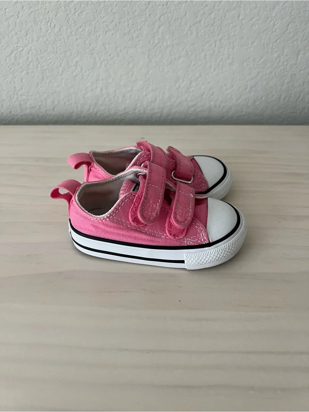 Toddler/baby pink converse size 4